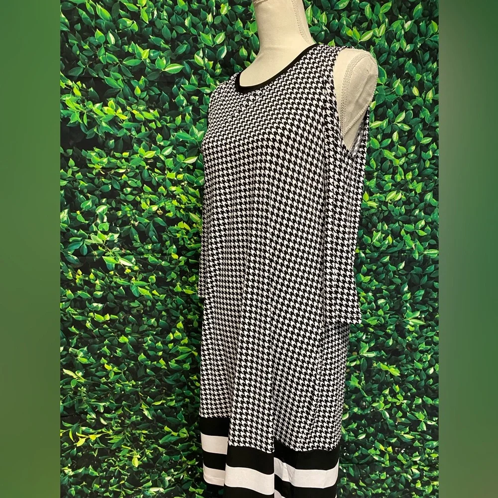 Michael Kors Cold Shoulder Black and White Houndstooth Dress Size Medium